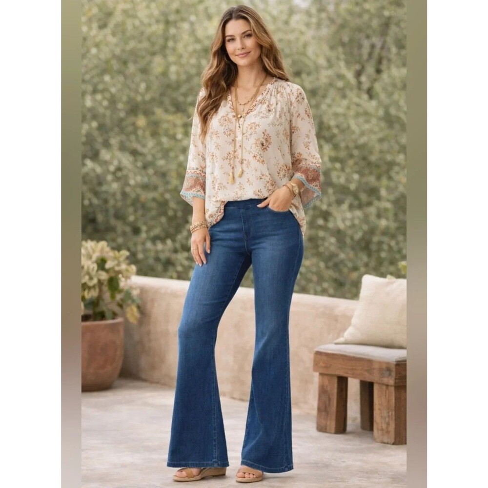 Soft Surroundings Ultimate Denim Pull On Flare Jeans Sz M Blue